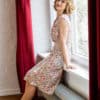 Geblümtes Sommerkleid mit V-Ausschnitt - Sunny
