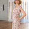 Geblümtes Sommerkleid mit V-Ausschnitt - Sunny – Bild 2