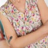 Geblümtes Sommerkleid mit V-Ausschnitt - Sunny – Bild 6