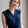 Elegantes Kleid mit V-Auschnitt - Ada – Bild 2