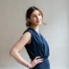 Elegantes Kleid mit V-Auschnitt - Ada – Bild 5
