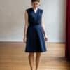 Elegantes Kleid mit V-Auschnitt - Ada – Bild 4