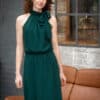 Schulterfreies Kleid mit Schleife in dunkelgrün - Naomi