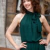 Schulterfreies Kleid mit Schleife in dunkelgrün - Naomi – Bild 4