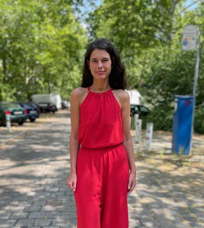 FEMININES SCHULTERFREIES TOP MIT SCHLEIFE – SENTA