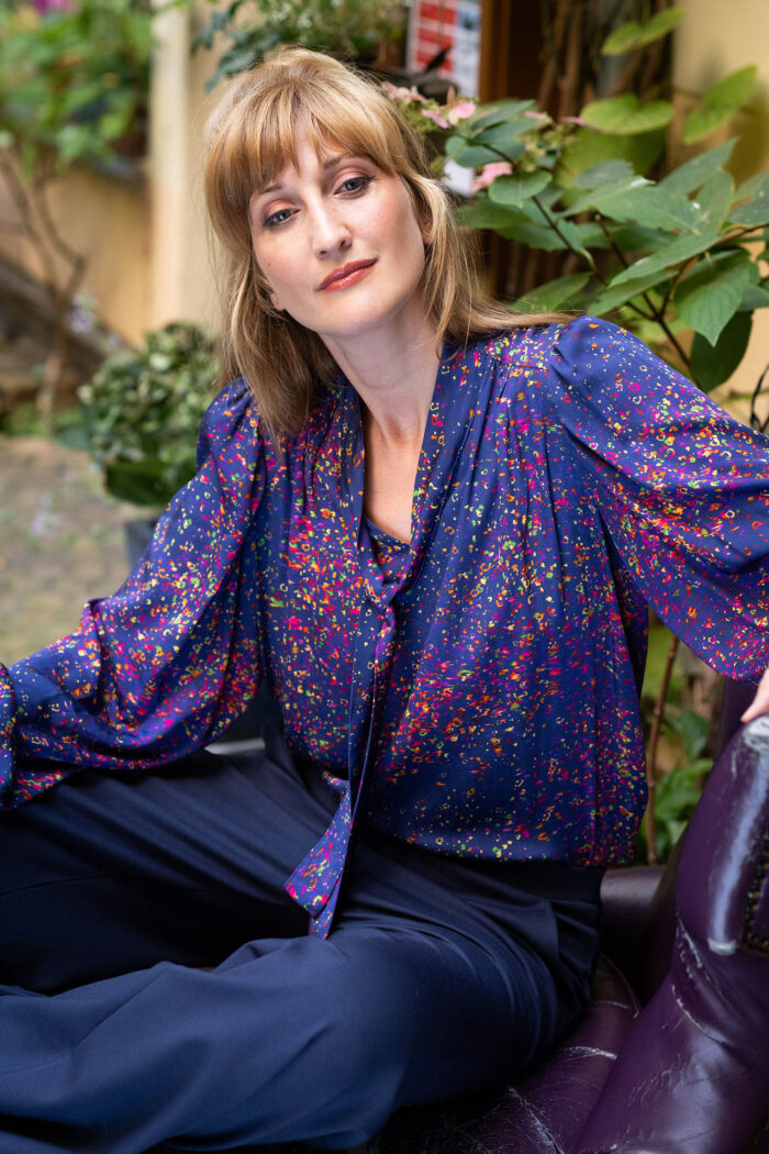 Elegante Schluppenbluse mit weiten Ärmeln - Judy – Bild 2