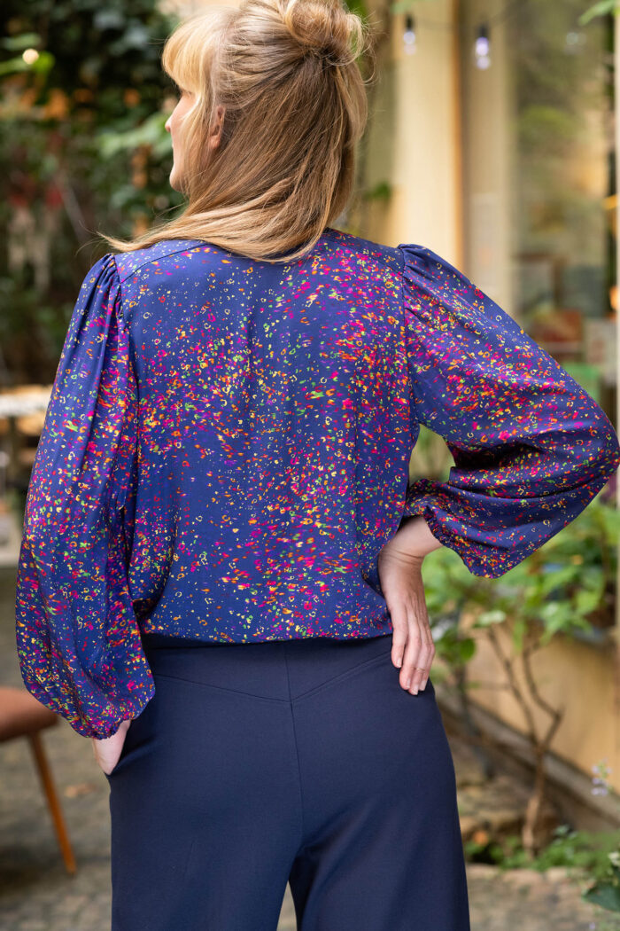 Elegante Schluppenbluse mit weiten Ärmeln - Judy – Bild 6