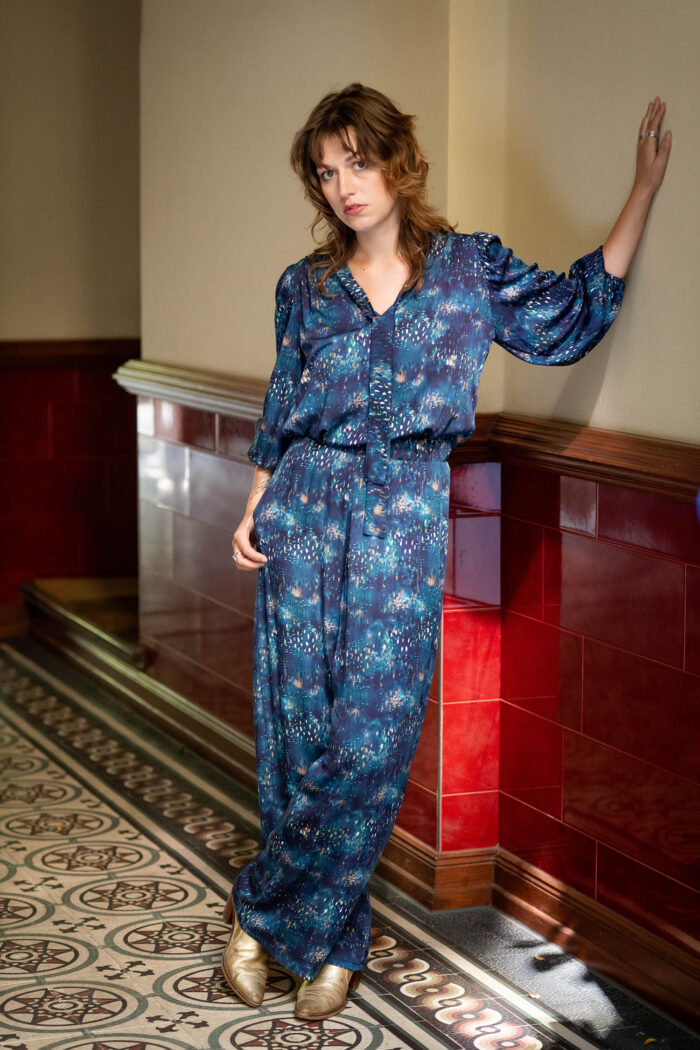 ELEGANTE SCHLUPPENBLUSE MIT WEITEN ÄRMELN – JUDY – Bild 3