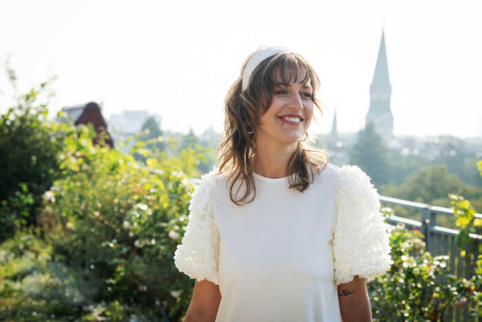 Kurzes, modernes Brautkleid in A-Linie – CHLOÉ – Bild 4
