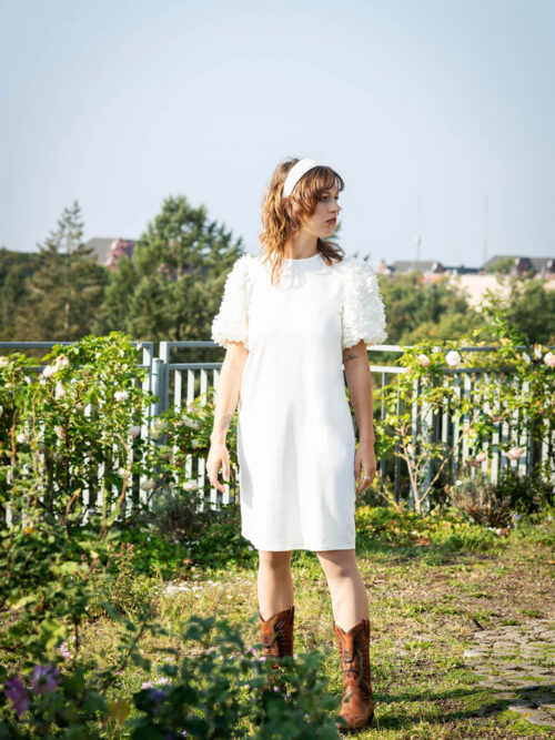 Kurzes, modernes Brautkleid in A-Linie – CHLOÉ