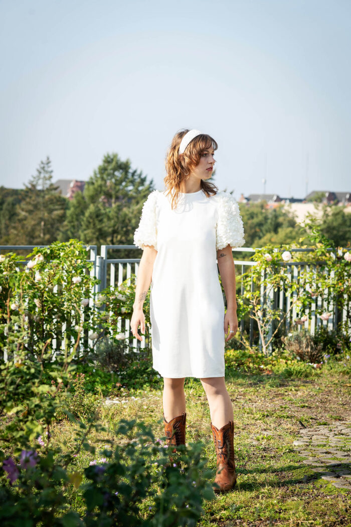 Kurzes, modernes Brautkleid in A-Linie – CHLOÉ