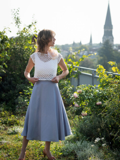 Schwingender Midirock in himmelblau - Joy