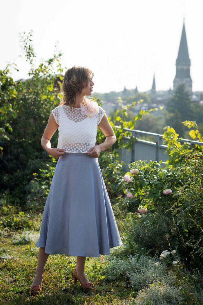 Schwingender Midirock in himmelblau - Joy