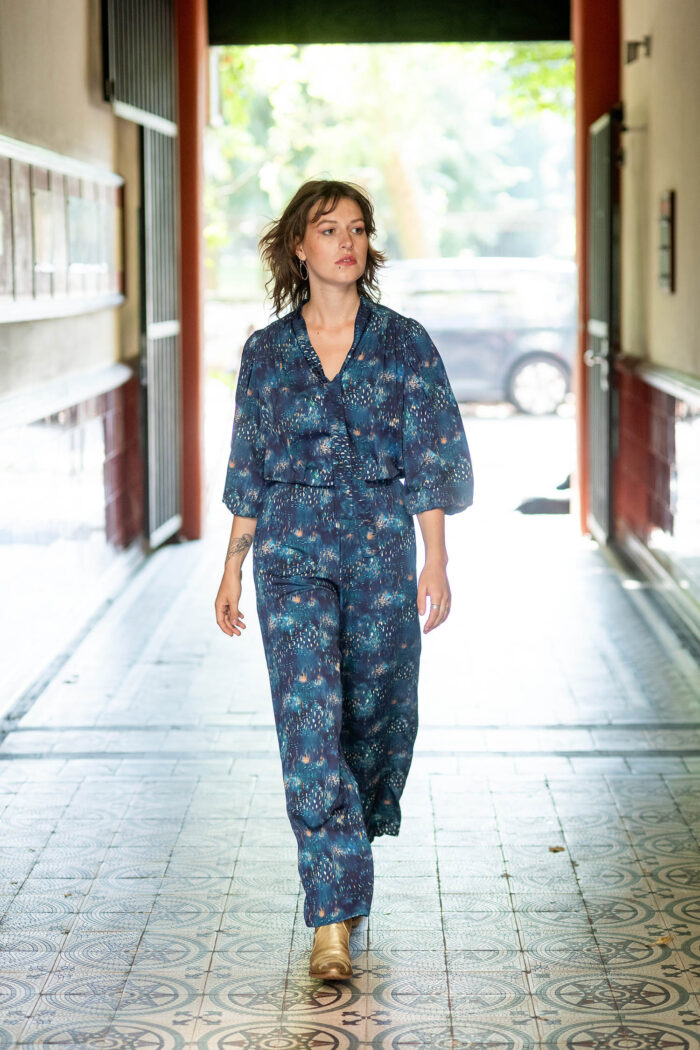 ELEGANTE SCHLUPPENBLUSE MIT WEITEN ÄRMELN – JUDY – Bild 6
