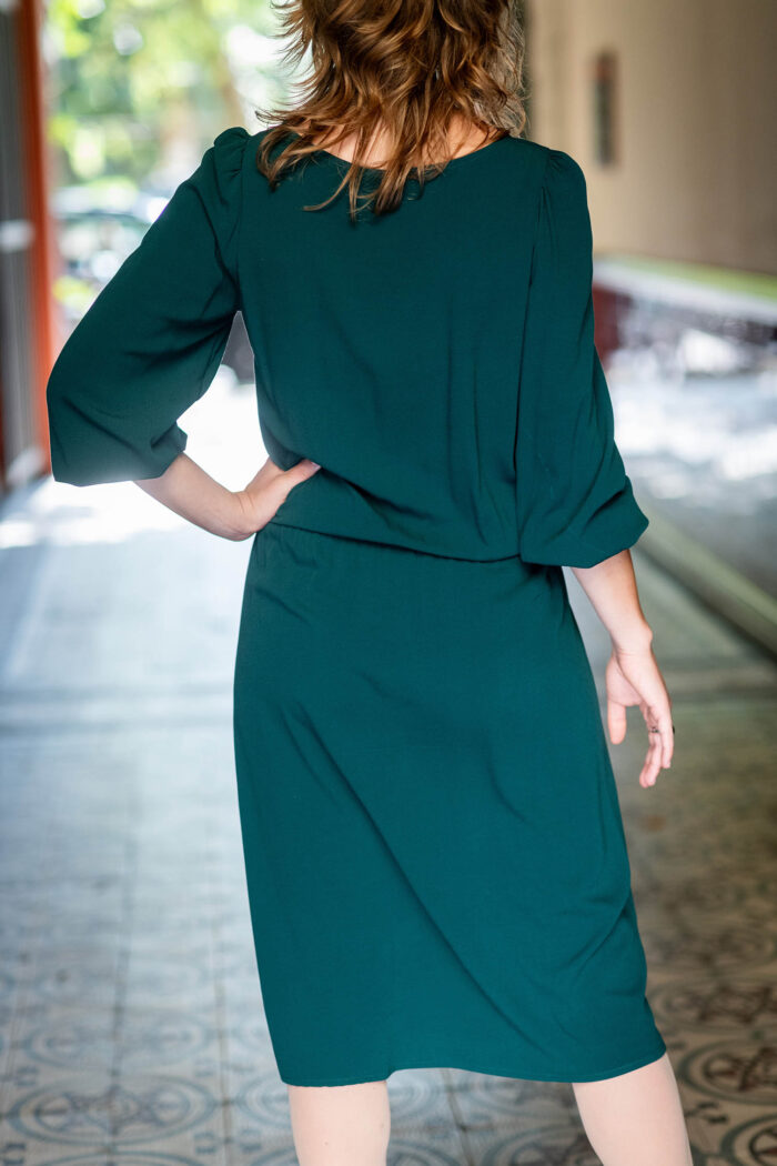 TAILLIERTES KLEID MIT WEITEN ÄRMELN – LARA – Bild 9