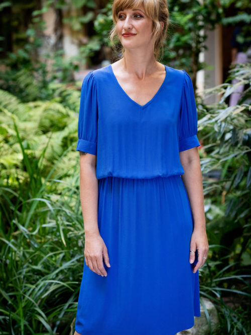 Tailliertes Kleid in kobaltblau - Noa