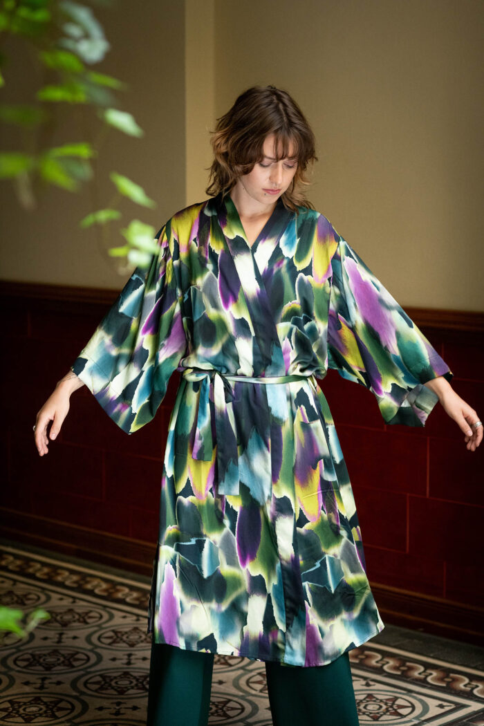 LANGER, LUXURIÖSER KIMONO – AIKO – Bild 5
