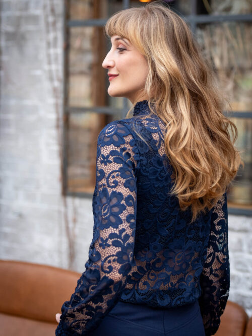 Dunkelblaue Longsleeve Spitzenbluse - Florentine