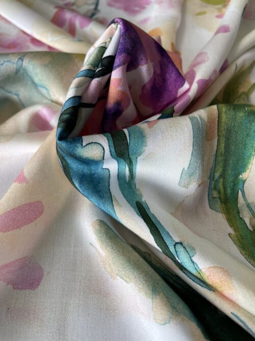 Viskosesatin Pastell Garden mit Print in zarten Pastellfarben